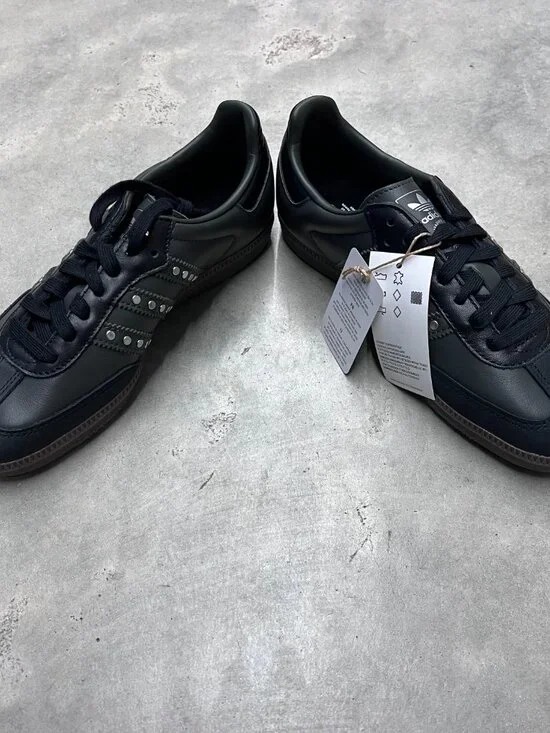 Adidas Samba OG Studded Stripes Black Earth Gum Women’s JR8869 - New - Picture 5 of 6